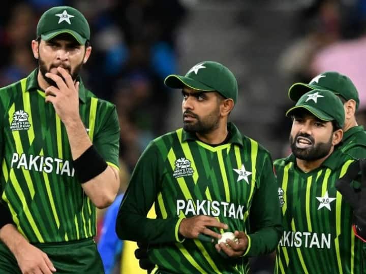Babar Azam Pakistan Possibility For Semi Final World Cup 2023 Latest Sports News World Cup 2023: पाकिस्तान के लिए बंद नहीं हुए हैं सेमीफाइनल के रास्ते, लेकिन आसान नहीं है राहें, अब ये समीकरण