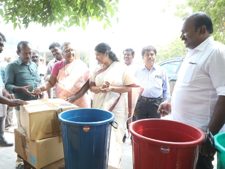 அன்று தேவையில்லாததை விட்டுச் செல்க, தேவையானவற்றை பெற்றுச் செல்க - இன்று தேவையில்லாதோர் வைத்திடுக தேவைப்படுவோர் எடுத்திக