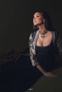 Tara Sutaria: ਤਾਰਾ ਸੁਤਾਰੀਆ ਨੇ ਇੰਡੋ-ਵੈਸਟਰਨ ਲੁੱਕ 'ਚ ਵਧਾਇਆ ਇੰਟਰਨੈੱਟ ਦਾ ਪਾਰਾ, ਸਟਾਈਲਿਸ਼ ਲੁੱਕ ਦੇਖ ਦੀਵਾਨੇ ਹੋਏ ਪ੍ਰਸ਼ੰਸਕ