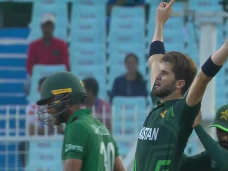 Fastest 100 Wickets in ODI By Playing Less Matches Shaheen Afridi  ODI World Cup 2023 Fastest 100 Wickets: அதிவேக 100 விக்கெட்... பட்டியலில் இணைந்தார் ஷாஹீன் அப்ரிடி... முதல் இடத்தில் யார்? விவரம் இதோ!