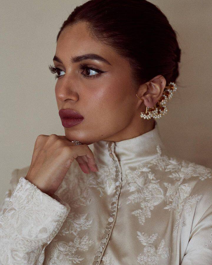 सध्या ही अभिनेत्री 'भक्त', 'द लेडी किलर' आणि 'मेरी पटनी'च्या रिमेकवर बनत असलेल्या चित्रपटातही दिसणार आहे.