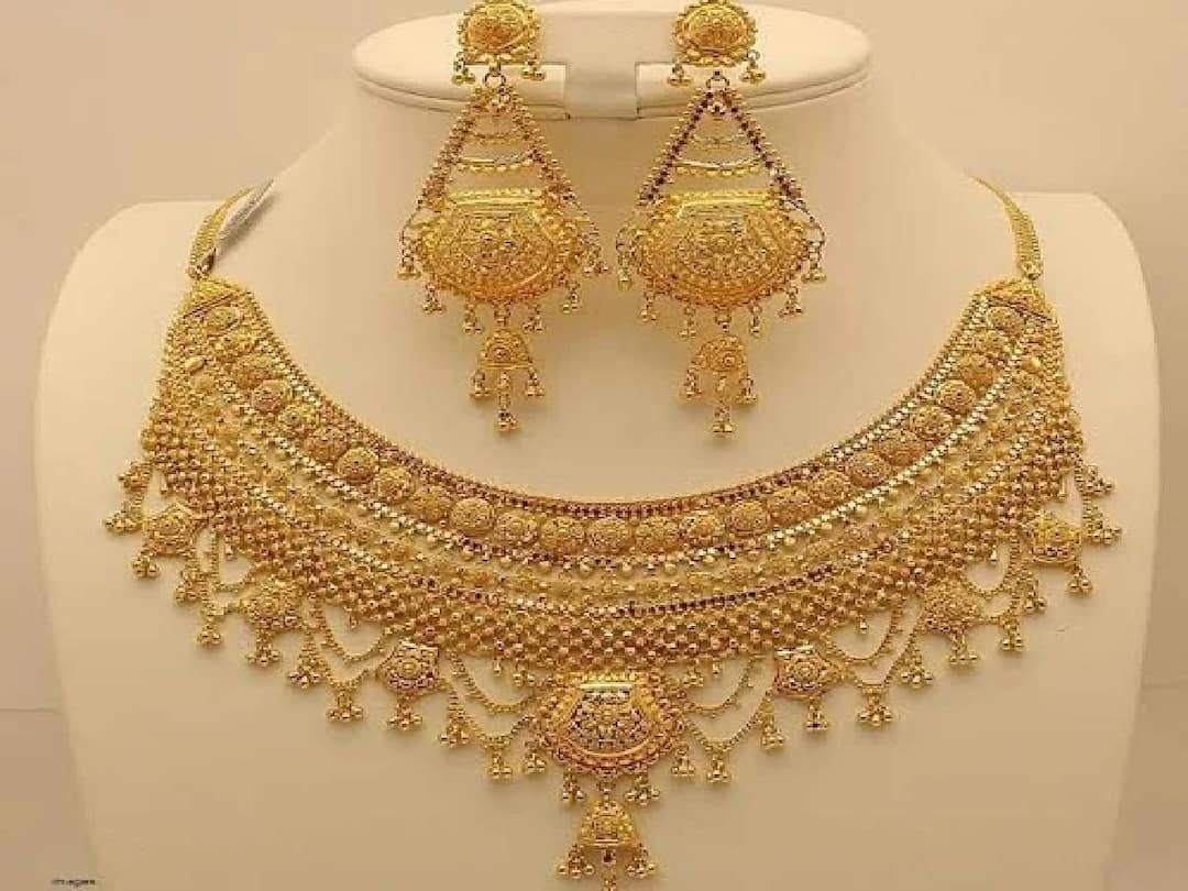 Latest Gold Silver: தொடர்ந்து குறையும் தங்கம் விலை.. இரண்டு நாட்களில் ரூ. 440 சரிவு.. இன்றைய தங்கம் விலை எவ்ளோ தெரியுமா? Latest Gold Silver Rate Today 31 october 2023 know gold price in your city chennai coimbatore trichi bangalore Latest Gold Silver: தொடர்ந்து குறையும் தங்கம் விலை.. இரண்டு நாட்களில் ரூ. 440 சரிவு.. இன்றைய தங்கம் விலை எவ்ளோ தெரியுமா?