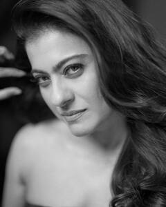 PHOTO: काजोल अवॉर्ड शोमध्ये ब्लॅक बॉडीकॉन परिधान करून पोहोचली, पण ट्रोलर्स म्हणाले..