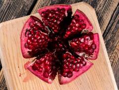 Karwachauth: ਜੇਕਰ ਤੁਸੀਂ ਵੀ ਸਰਗੀ ‘ਚ ਰੱਖਦੇ ਹੋ ਅਨਾਰ, ਤਾਂ ਹੋ ਸਕਦੀ ਬਹੁਤ ਵੱਡੀ ਗਲਤੀ, ਪੂਰਾ ਦਿਨ ਹੋ ਜਾਓਗੇ ਪਰੇਸ਼ਾਨ