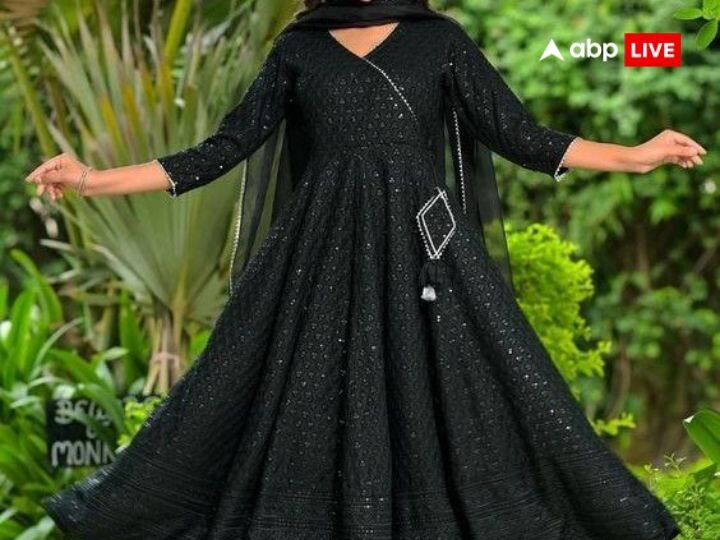 काले रंग की वस्तुएं: करवा चौथ का दिन बहुत शुभ होता है और शुभ मौके पर काले रंग को अशुभ माना जाता है. इसलिए इस दिन काले रंग की चीजों का इस्तेमाल भी वर्जित होता है. ऐसे में आप अपनी पत्नी को काले रंग की किसी भी तरह की चीजें गिफ्ट न करें.