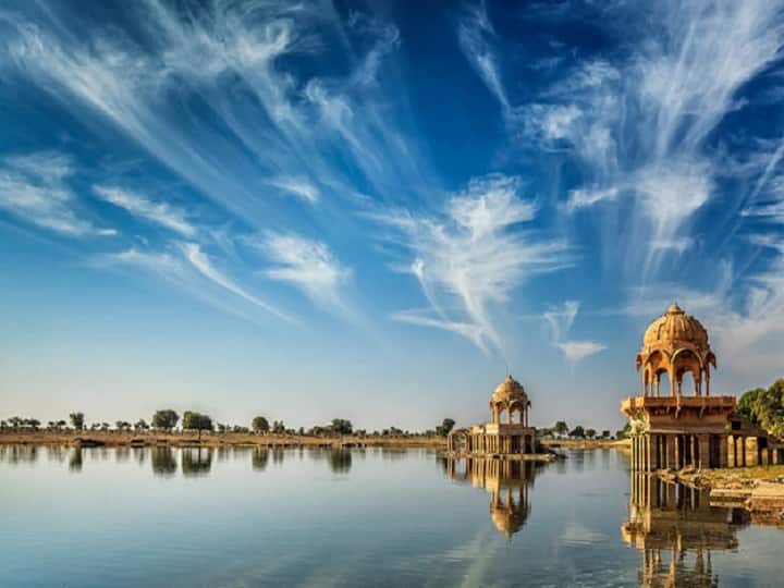 इसमें आपको आईआरसीटीसी टूर गाइड की सुविधा भी मिलेगी. पैकेज के लिए ज्यादा जानकारी प्राप्त करने के लिए आप आईआरसीटीसी की आधिकारिक वेबसाइट पर विजिट कर सकते हैं.