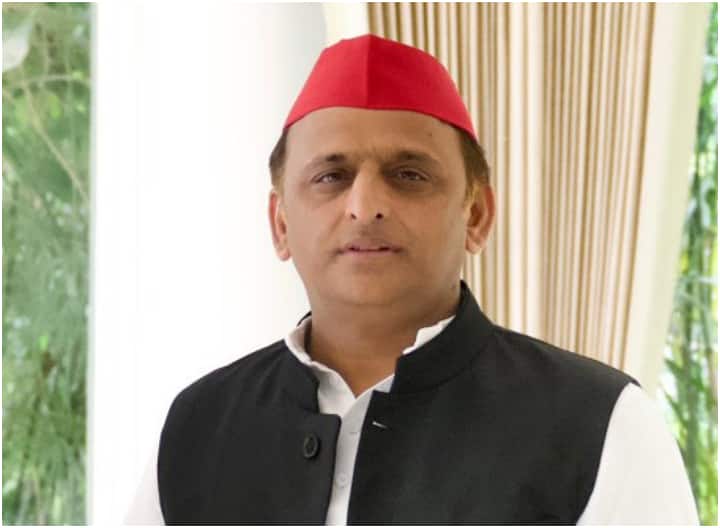 Samajwadi Party President Akhilesh Yadav remembered Mulayam Singh Yadav regarding phone hacking i-Phone Hacked: फोन हैकिंग पर अखिलेश ने किया मुलायम को याद, कहा- 'तब भी सरकार गई थी, ये भी चली जाएगी' 