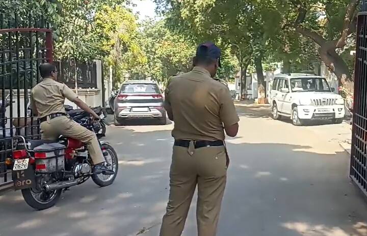 त्यानंतर दौंड तालुक्यातील दौंड शुगर येथे अजित पवारांना मोळी पुजनाला बोलावू नका, अशी भूमिका मराठा क्रांती मोर्चा घेतली आहे. मराठा क्रांती मोर्चाने पत्र पोलीस प्रशासनाला दिला आहे.