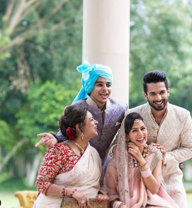 शाहिद कपूर की पत्नी मीरा राजपूत ने भी अपनी शादी में ट्रेडिशनल मेहंदी डिजाइन चुना था. आप की मीरा की तरह इस करवाचौथ अपने हाथों पर पिया के नाम की मेहंदी रचा सकती हैं.