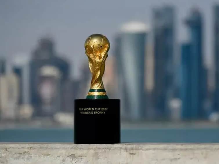 FIFA President Gianni Infantino has announced that Saudi Arabia will host the FIFA World Cup FIFA World Cup: திடீரென விலகிய ஆஸ்திரேலியா.. 2034 உலகக் கோப்பை கால்பந்து போட்டியை நடத்தபோகும் சவுதி அரேபியா!