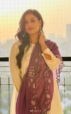 Shweta Tiwari: ਸ਼ਵੇਤਾ ਤਿਵਾਰੀ ਨੇ ਸਿੰਪਲ ਸੂਟ ਪਹਿਨ ਸ਼ੇਅਰ ਕੀਤਾ ਕਿਲਰ ਲੁੱਕ, ਚਿਹਰੇ 'ਤੇ ਪਿਆਰੀ ਮੁਸਕਰਾਹਟ ਨੇ ਲੁੱਟੀ ਲਾਈਮਲਾਈਟ