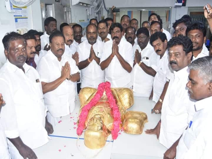 After Devar Jayanti, the Devar gold armor was handed over to the bank in Madurai Madurai: முடிந்தது தேவர் ஜெயந்தி: மீண்டும் மதுரை வங்கியில் ஒப்படைக்கப்பட்ட தேவர் தங்க கவசம்!