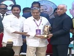 తెలుగువాడి గుండె ధైర్యానికి నిలువెత్తు రూపం రాజశేఖర్‌రెడ్డి- వైఎస్సార్‌ అచీవ్‌మెంట్‌ అవార్డుల ప్రదానంలో జగన్ కామెంట్ 