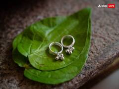 Karwa Chauth 2023: करवा चौथ पर जरुर करें इन 4 चीजों की खरीदारी, पति-पत्नी के रिश्तों में घुलेगी मिठास