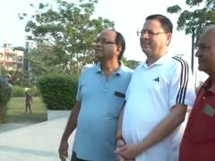 Uttarakhand News: सीएम धामी अहमदाबाद में निकले मॉर्निंग वॉक पर, साबरमती रिवर फ्रंट पर लोगों से की बातचीत, देखें तस्वीरें