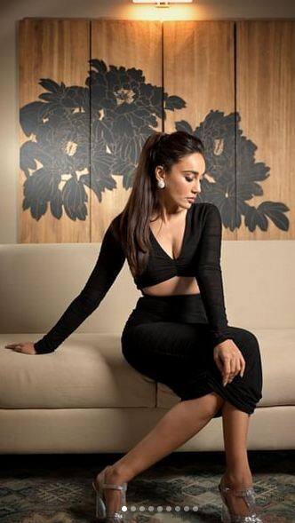 ਸੁਰਭੀ ਜੋਤੀ ਨੇ ਬੈਕਲੇਸ ਡਰੈੱਸ ਪਾ ਕੇ ਕਰਵਾਇਆ ਬੋਲਡ ਫੋਟੋਸ਼ੂਟ