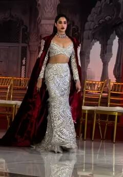 Janhvi Kapoor Ramp Walk: સિલ્વર ચણીયા-ચોળીમાં જ્હાન્વી કપૂરે રેમ્પ પર બતાવ્યો જલવો, તસવીરો પર ફેન્સ પાગલ