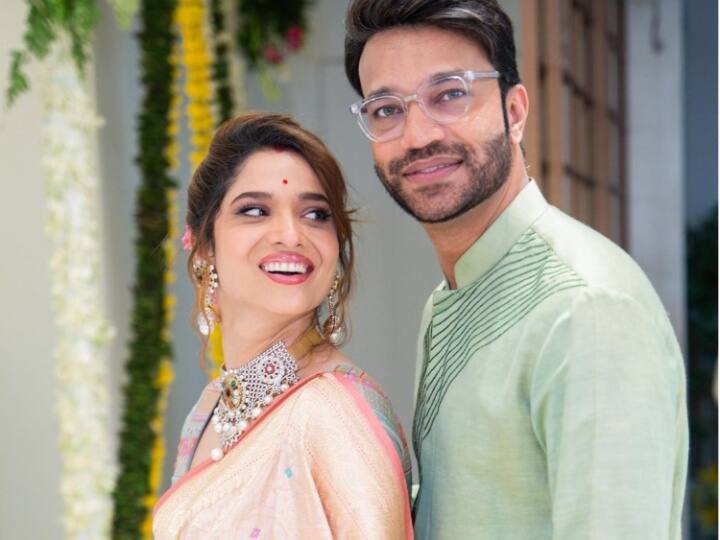 Bigg Boss 17: शादी के बाद इस वजह से साथ नहीं रहते हैं अंकिता लोखंडे और विक्की जैन, एक्ट्रेस ने शो में कर दिया खुलासा Bigg Boss 17 ankita lokhande reveals why she and vicky jain and her does not live together Bigg Boss 17: शादी के बाद इस वजह से साथ नहीं रहते हैं अंकिता लोखंडे और विक्की जैन, एक्ट्रेस ने शो में कर दिया खुलासा