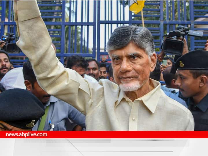 former andhra pradesh cm N Chandrababu Naidu welcomed supporters music cheers flowers vijayawada skill development scam Supporters Welcome Ex-Andhra CM Naidu With Loud Cheer, Flowers As He Returns Home After 53 Days. WATCH