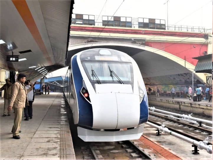 pm narendra modi ayodhya visit Jalna Mumbai Vande Bharat Train Time Table released by Central Railway Ayodhya PM Modi Visit maharashtra Jalna-Mumbai Vande Bharat Train: जालना-मुंबई वंदे भारत रेल्वे, महाराष्ट्रातील सातवी अन् मुंबईला जोडणारी पाचवी वंदे भारत; मोदींच्या हस्ते आज उद्घाटन