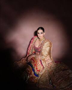 Sonama Kapoor: એથનિક લુકમાં સોનમ કપૂરે બતાવ્યો જલવો, મલ્ટીકલર લહેંગામાં અભિનેત્રીનો જોવા મળ્યો આગવો ઠાઠ