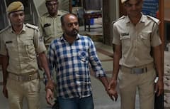 Crime News: સુરતના માંડવીની આશ્રમ શાળાના શિક્ષકની લંપટ લીલા, બાળકીઓને રૂમમાં લઇ જઇ કરતો શારીરિક અડપલા