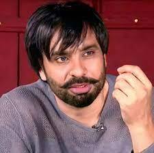 ਦੱਸ ਦੇਈਏ ਕਿ ਇਸ ਪੋਸਟ ਉੱਪਰ ਪ੍ਰਸ਼ੰਸਕਾਂ ਵੱਲੋਂ ਲਗਾਤਾਰ ਕਮੈਂਟ ਕੀਤੇ ਜਾ ਰਹੇ ਹਨ। ਇਸ ਉੱਪਰ ਉਨ੍ਹਾਂ ਵੱਲੋਂ ਲਗਾਤਾਰ ਆਪਣੀ ਪ੍ਰਤੀਕਿਰਿਆ ਦਿੱਤੀ ਜਾ ਰਹੀ ਹੈ। ਇੱਕ ਯੂਜ਼ਰ ਨੇ ਕਮੈਂਟ ਕਰਦੇ ਹੋਏ ਲਿਖਿਆ, ਬਾਈ ਅਸੀਂ ਤਾ ਬੈਨਰ ਵੀ ਤਿਆਰ ਕਰਵਾ ਲਏ ਸੀ ਸਵਾਦ ਹੀ ਖਰਾਬ ਹੋਗਿਆ ਇਹ ਤਾ... ਇੱਕ ਹੋਰ ਯੂਜ਼ਰ ਨੇ ਲਿਖਦੇ ਹੋਏ ਕਿਹਾ ਪ੍ਰਸ਼ਾਸ਼ਨ ਦੇ ਵੀ ਹੱਥ ਖੜ੍ਹੇ ਹੋ ਜਾਂਦੇ ਨੇ ਬਾਈ ਕੱਟੜ ਕਾਬੂ ਕਰਨੇ ਕਿਤੇ ਸੌਖੀ ਗੱਲ ਏ...