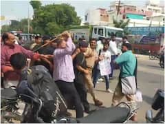 इलाहाबाद यूनिवर्सिटी में लाठीचार्ज के मामले ने पकड़ा तूल, कल सभी केंद्रीय विश्वविद्यालयों के छात्र करेंगे प्रदर्शन