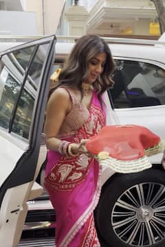 Karwa Chauth 2023: शिल्पा शेट्टी से लेकर गीता बसरा तक, करवाचौथ पर सोल्हा श्रृंगार कर Anil Kapoor के घर पहुंचीं थीं ये बॉलीवुड हसीनांए, देखें तस्वीरें