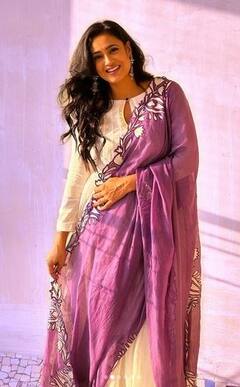 Shweta Tiwari: ਸ਼ਵੇਤਾ ਤਿਵਾਰੀ ਨੇ ਸਿੰਪਲ ਸੂਟ ਪਹਿਨ ਸ਼ੇਅਰ ਕੀਤਾ ਕਿਲਰ ਲੁੱਕ, ਚਿਹਰੇ 'ਤੇ ਪਿਆਰੀ ਮੁਸਕਰਾਹਟ ਨੇ ਲੁੱਟੀ ਲਾਈਮਲਾਈਟ