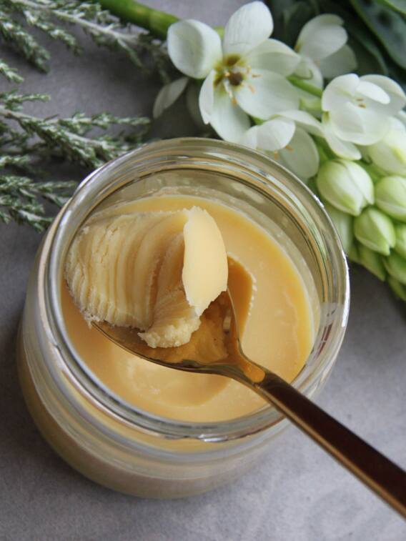 रोज सुबह गर्म पानी में घी मिलाकर पीने के फायदे