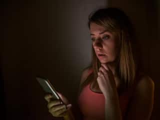 स्मार्टफोन हैक होने पर देता है ये सब संकेत, कहीं आपका भी तो नहीं? अभी चेक करें