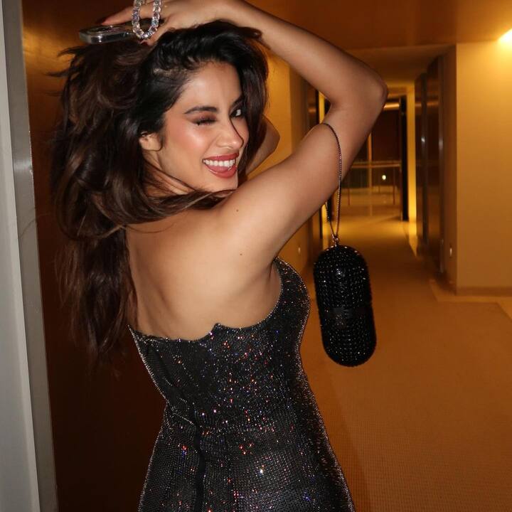 జాన్వీ కపూర్ ఫోటోలు (Image Courtesy : janhvikapoor / instagram)