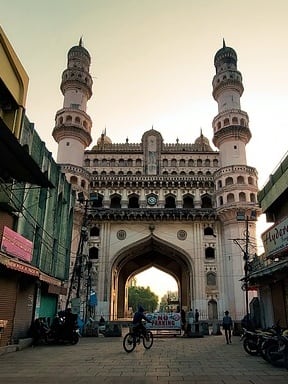 कौन सी नदी के किनारे बसे हैं हैदराबाद, पणजी और श्रीनगर?