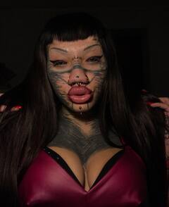 In Photos: खूबसूरत लड़की पर चढ़ा बिल्ली बनने का शौक, चेहरे पर करा ली ढेरों सर्जरी, तस्वीरें देख चकरा जाएगा दिमाग