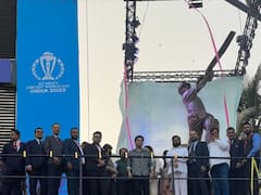 Photos: वानखेड़े स्टेडियम ने मूर्ति बनाकर सचिन तेंदुलकर को दिया खास तोहफा, तस्वीरों में देखें नज़ारे