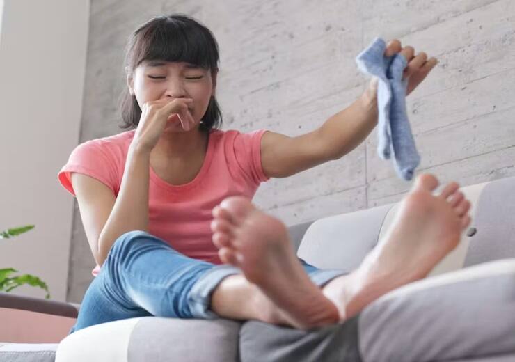 Do Your Feet Smell Bad After Taking Off Your Socks Know How To Get Rid