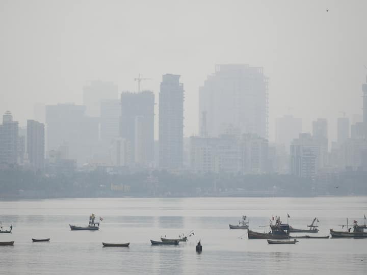 The air quality in Mumbai too, has not been good. On Wednesday, India's financial capital recorded an AQI of 175. Image Source: PTI