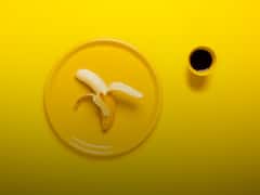 केला टेढ़ा ही क्यों होता है? सीधा भी तो हो सकता था… जानें साइंस