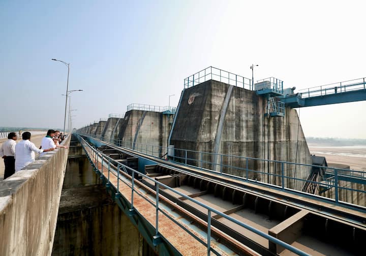 The Congress MP reached barrage by a helicopter from Hyderabad at Ambatipally village in Jayashankar Bhupalpally  (Credit: Twitter/@RahulGandhi)