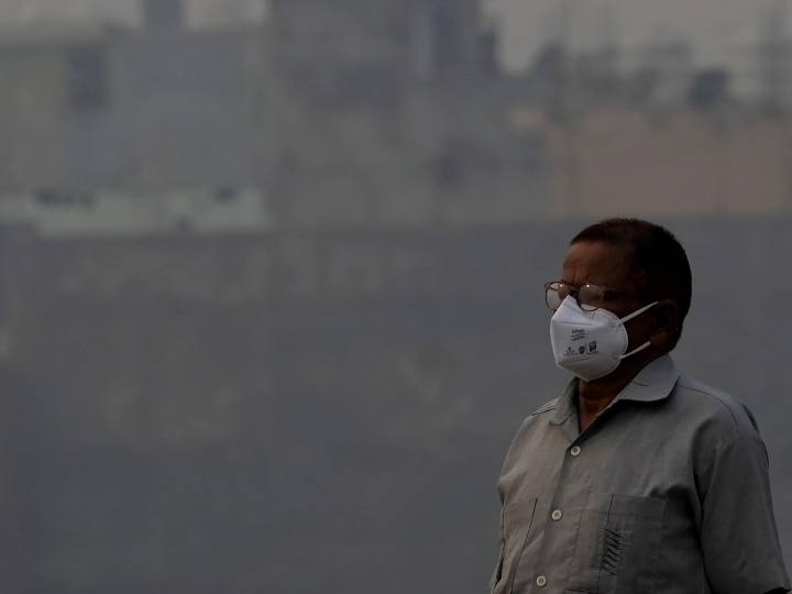 Delhi Pollution: दिल्ली-एनसीआर में एयर क्वालिटी हुई गंभीर, कई इलाकों में एक्यूआई 400 पार, स्कूल के साथ क्या रहेगा बंद?