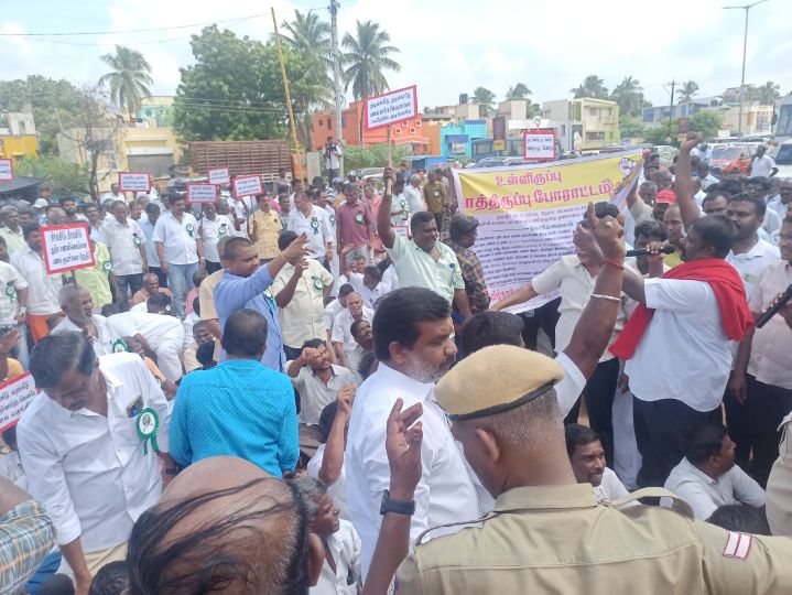 திருச்சியில் பொதுப்பணிதுறை அலுவலகத்தை முற்றுகையிட்டு மணல் லாரி உரிமையாளர்கள் போராட்டம்