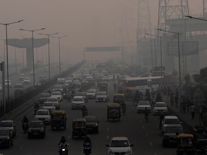 Vehicles ply on a road amid low visibility due to smog, in Ghaziabad. According to Central Pollution Control Board data, the overall Air Quality Index (AQI) of Ghaziabad stood at 301 in the 'very poor' category. (Image Source: PTI)
