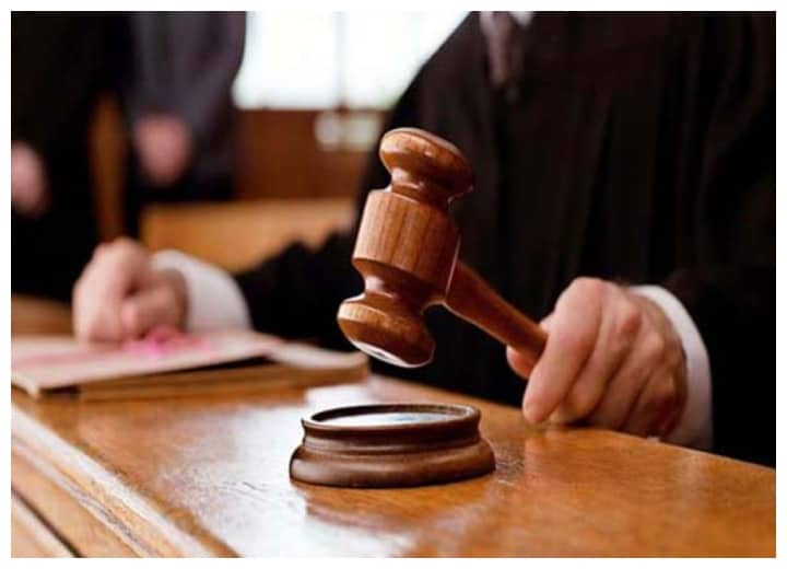 Chhattisgarh News Father used to force physical relations with minor daughter by threatening her, court awarded life imprisonment ann Chhattisgarh News: नाबालिग बेटी को धमकाकर पिता बनाता था शारीरिक संबंध, कोर्ट ने सुनाई उम्रकैद की सजा