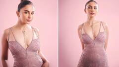 Rakul Preet Singh: ਰਕੁਲ ਪ੍ਰੀਤ ਸਿੰਘ ਨੇ ਡੀਪਨੇਕ ਆਊਟਫਿਟ ਪਾ ਕੇ ਇੰਟਰਨੈੱਟ 'ਤੇ ਲਗਾਈ ਅੱਗ, ਕਿਲਰ ਲੁੱਕ ਨਾਲ ਪ੍ਰਸ਼ੰਸਕਾਂ ਨੂੰ ਕੀਤੀ ਹੈਰਾਨ
