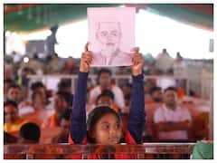 'Main Tumhe Chitthi Likhunga': Watch PM Modi's Reaction As Chhattisgarh Girl Holds Up His Sketch During Speech