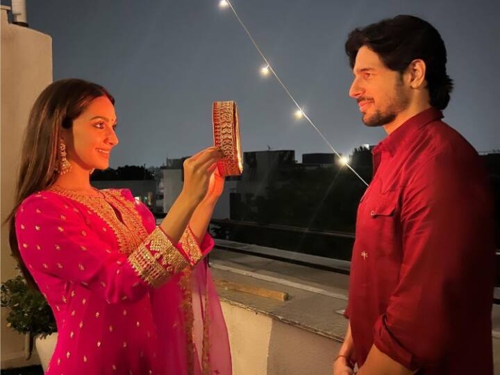 kiara advani first karwa chauth sidharth malhotra shares glimpse of karwa chauth on social media see photo Kiara Advani First Karwa Chauth: कियारा आडवाणी ने सिद्धार्थ मल्होत्रा के साथ सेलिब्रेट किया पहला करवा चौथ, छननी ने पति को निहारती आईं नजर