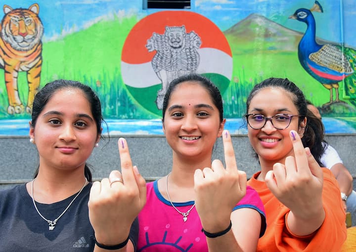 সংযোজিত ভোটারের সংখ্যা ৫ লক্ষ ৫৮ হাজার ৮২১।বাদ গেল ৩ লক্ষ ৮১ হাজার ১২৬টি নাম।