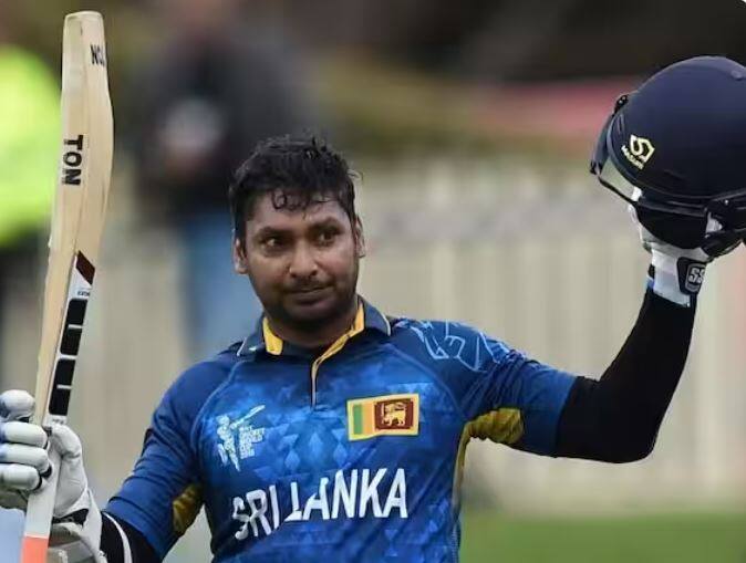 ਸ਼੍ਰੀਲੰਕਾ ਦੇ ਸਾਬਕਾ ਕ੍ਰਿਕਟਰ ਕੁਮਾਰ ਸੰਗਾਕਰ ਨੇ ਵੀ ਇੱਕ ਵਿਸ਼ਵ ਕੱਪ ਵਿੱਚ 4 ਸੈਂਕੜੇ ਲਗਾਏ ਹਨ। ਸੰਗਾਕਰ ਨੇ ਵਿਸ਼ਵ ਕੱਪ 2015 ਵਿੱਚ ਇਹ ਉਪਲਬਧੀ ਹਾਸਲ ਕੀਤੀ ਸੀ। ਉਹ ਵਿਸ਼ਵ ਕੱਪ ਵਿੱਚ 4 ਸੈਂਕੜੇ ਲਗਾਉਣ ਵਾਲੇ ਪਹਿਲੇ ਬੱਲੇਬਾਜ਼ ਸਨ।