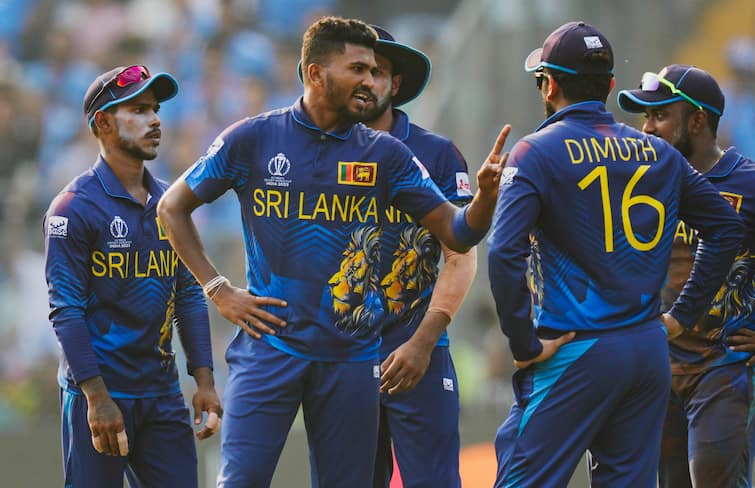Sri Lanka knockout in 2023 World Cup after 5 lose ind vs sl in Wankhede 2023 World Cup : बांगलादेशनंतर श्रीलंकेचा विश्वचषकातील गाशा गुंडाळला, पाच पराभवामुळे नामुष्की